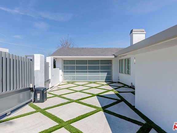 4th image of 7120 Macapa Dr