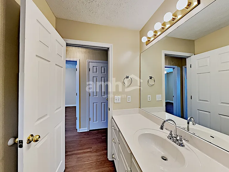 1219 Murray Ct — Photo 14