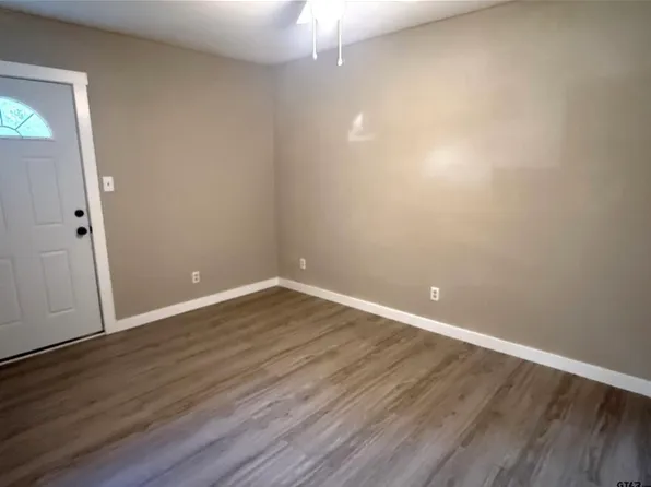 606 Walnut Cir, Athens, TX 75751