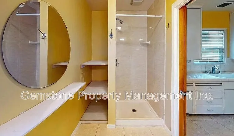 4947 63rd St — Photo 36
