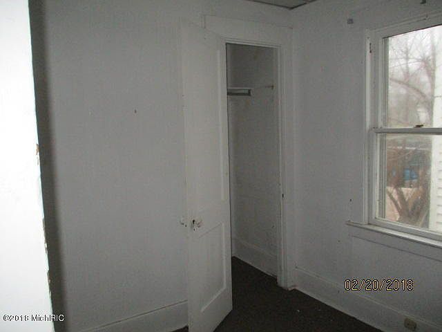 2nd image of 475 Hamblin Ave