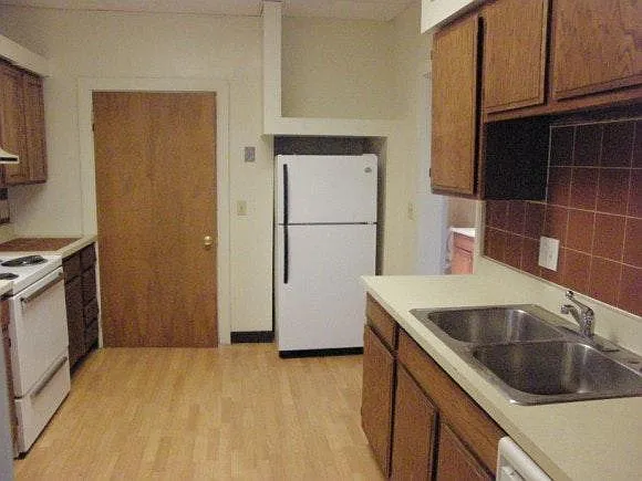 252 E Lane Ave — Photo 7