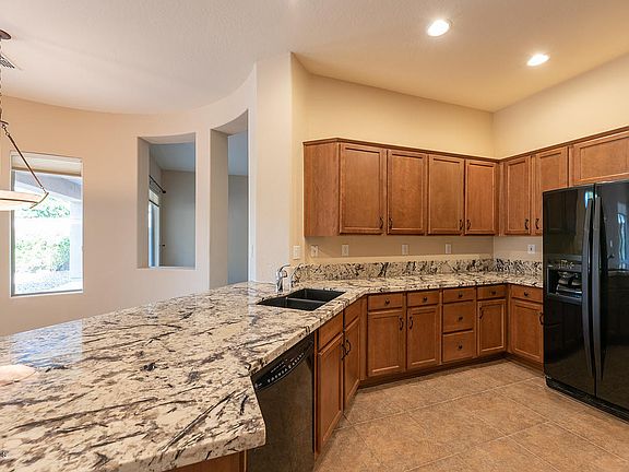 3rd image of 41748 N IRON HORSE Drive