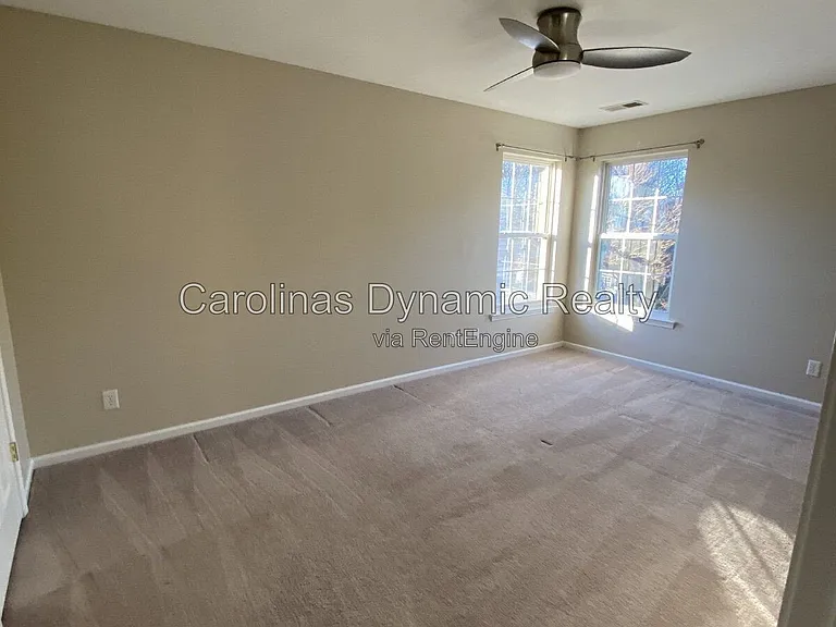 605 Queenswater Ln — Photo 30