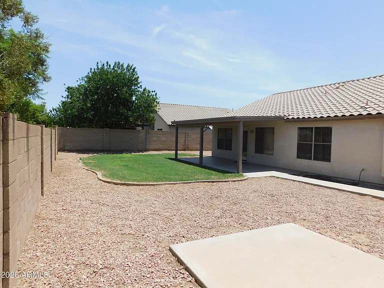 2430 E Fairview St — Photo 18