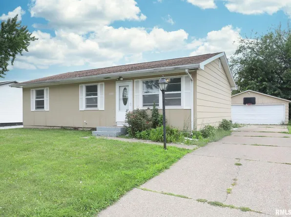 1310 Calvin St, Davenport, IA 52804