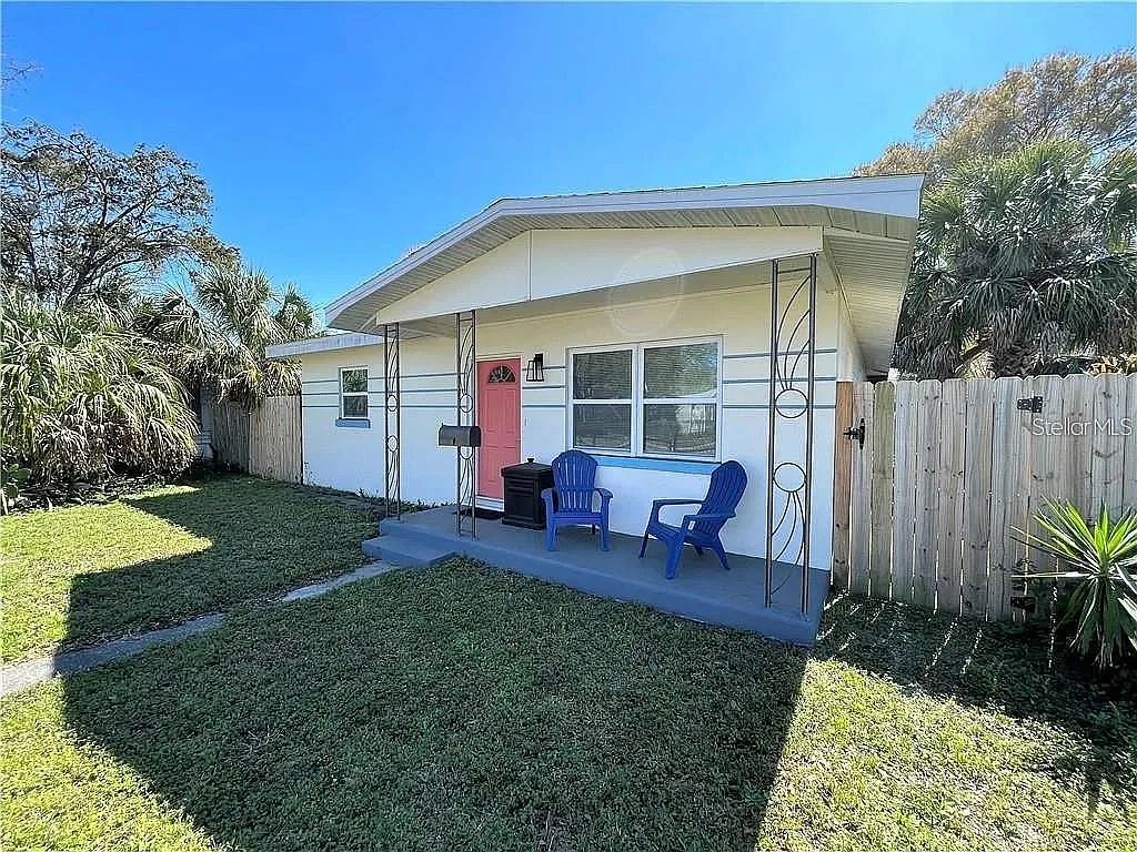 2 bed, 1.0 bath, 840 sqft, $1,999 — Photo 1