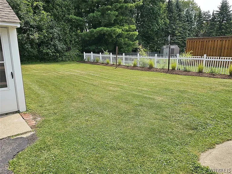 6183 Wright Pl — Photo 4