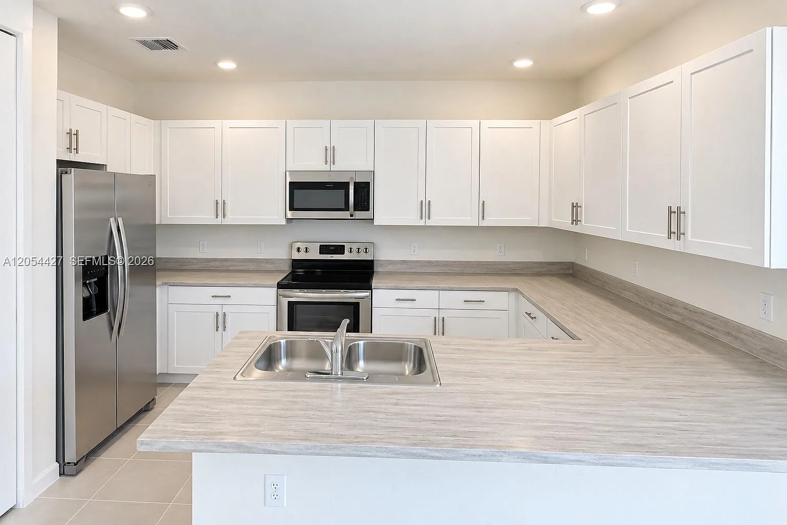 3 bed, 1658 sqft, $2,300 — Photo 4