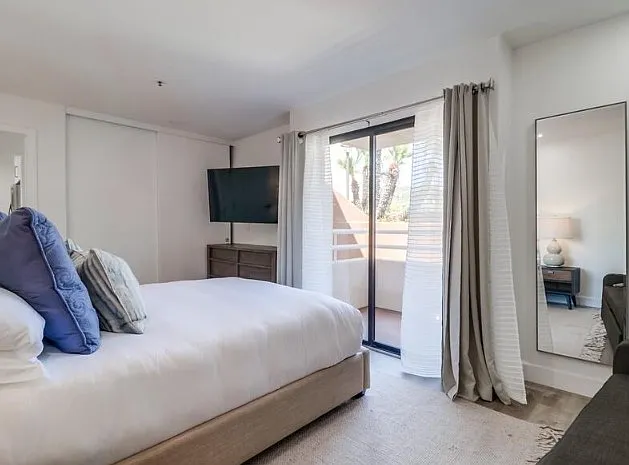 5726 La Jolla Blvd #201 — Photo 20