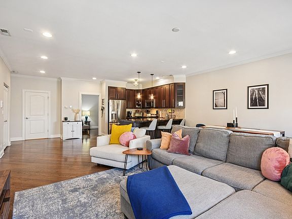 4th image of 3815 N Kedzie Ave #2S