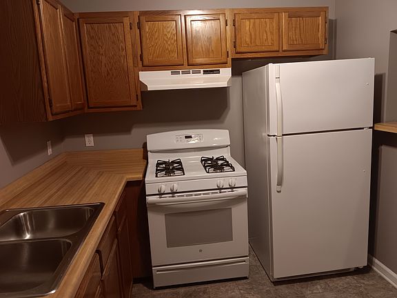 3rd image of 627 E Franklin St #627