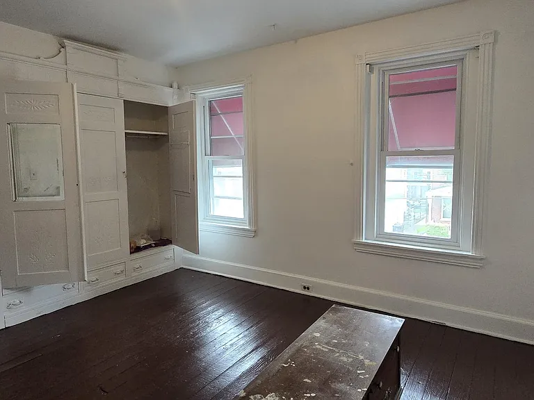 109 W 23rd St — Photo 16