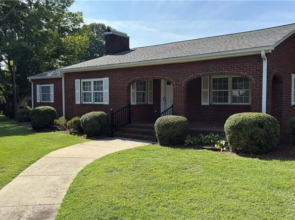 417 W Main St, Yadkinville, NC 27055