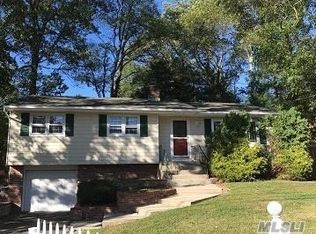 37 King Rd, Rocky Point, NY 11778