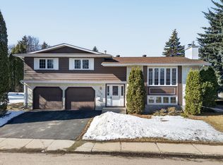 120 Garland Cres, Strathcona County, AB T8A 2R2