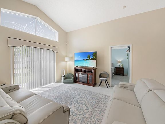 3rd image of 7710 N Great Glen Circle