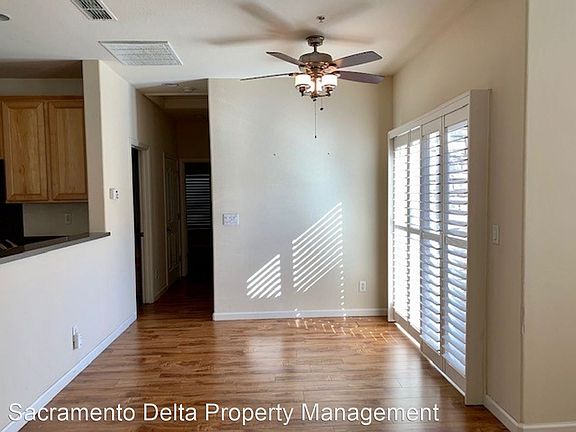 4th image of 3301 N Park Dr Unit 4011