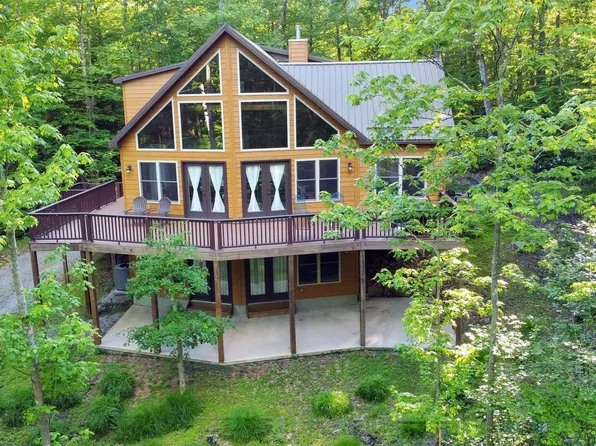 83 Redwood Dr, Terra Alta, WV 26764