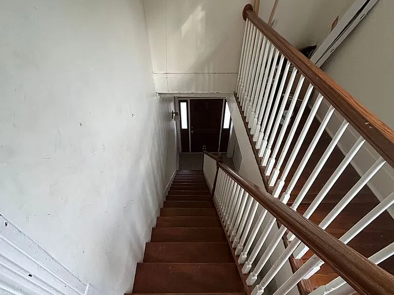1114 Lincoln St — Photo 4