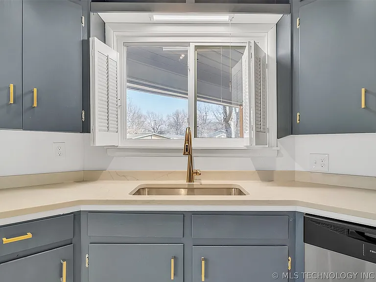 3844 E 56th Pl — Photo 15