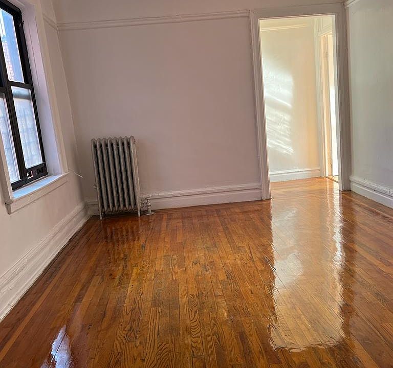 2nd image of 1457 Taylor Ave #19