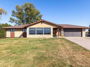 24896 320th St, La Motte, IA 52054