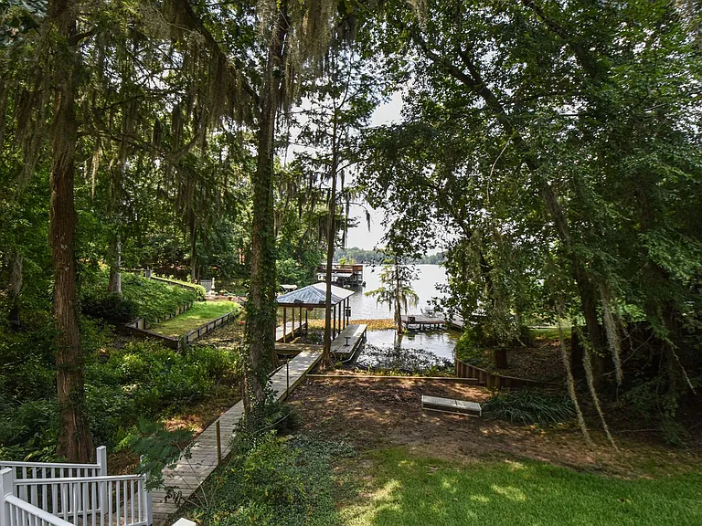 555 Shady Acres Dr — Photo 5