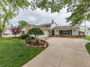 5890 Revere Dr, North Olmsted, OH 44070