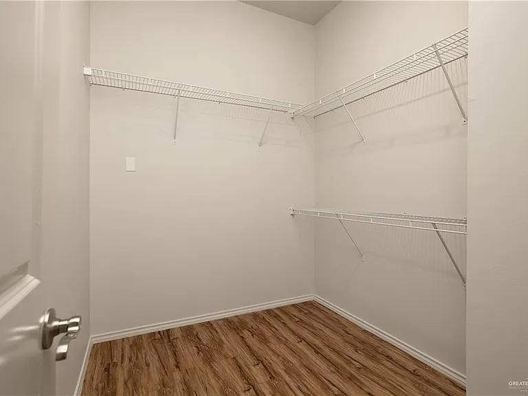 810 S Taylor Rd — Photo 17