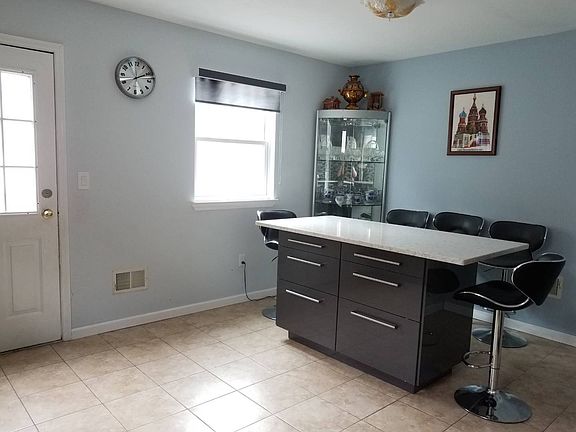 4th image of 5 Cameron Ave