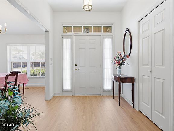 3rd image of 2061 Greenview Dr