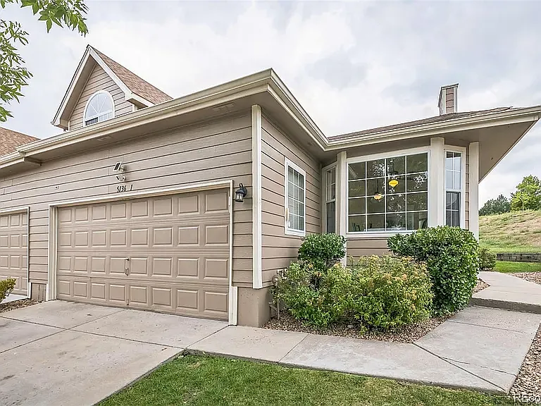 4 bed, 2690 sqft, $3,560 — Photo 2
