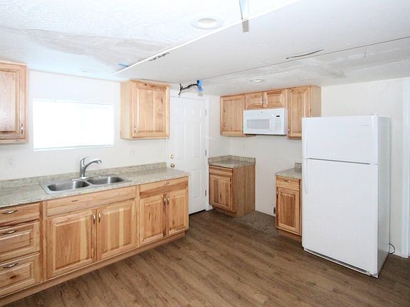 5th image of 1885 Hubbard Ln
