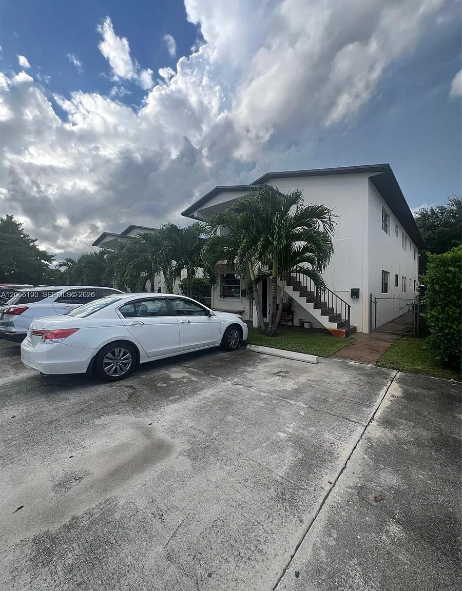 Hialeah 8th Addn — Photo 3