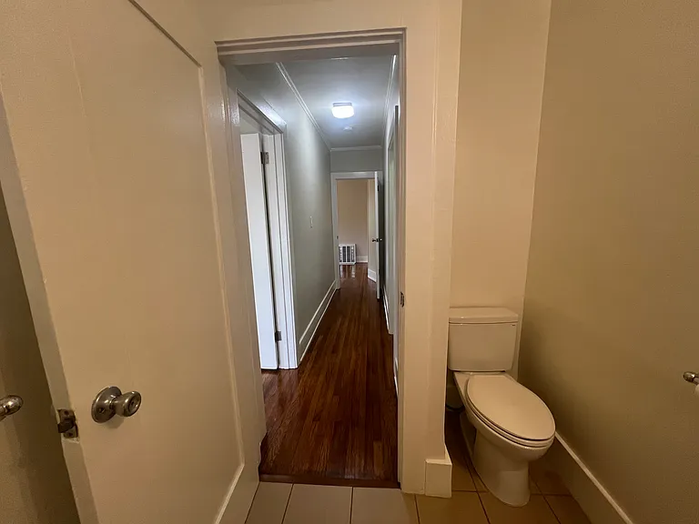 433 W Windsor Rd — Photo 12