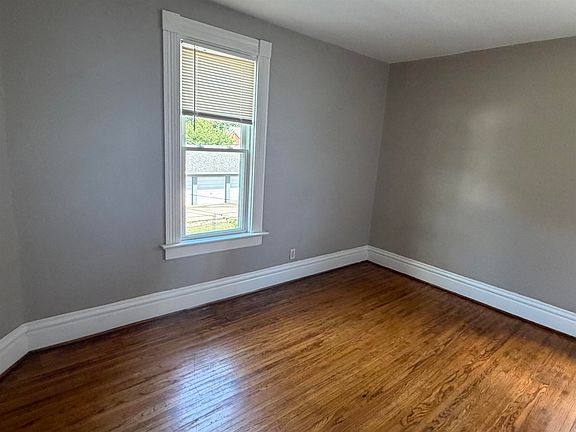 3rd image of 980 Mount Pleasant St #2