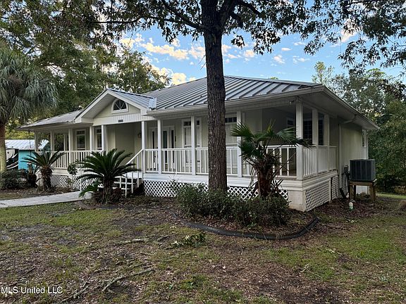 2nd image of 1828 Seacrest Dr