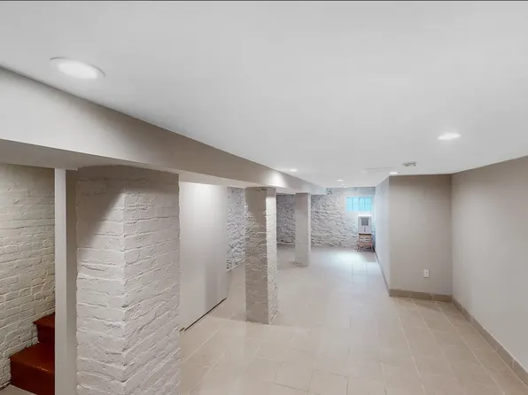 780 Quincy Street image 12 of 14