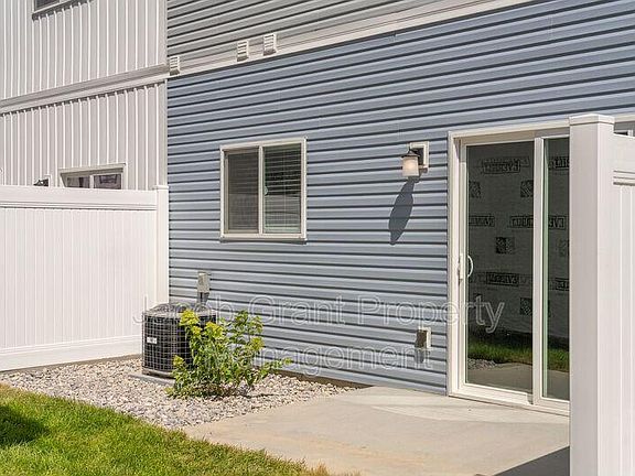 2nd image of 1865 Jennie Lee Dr APT 103