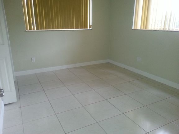 4th image of 1595 NE 125th St APT 2