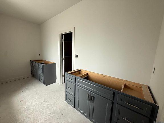 5th image of 10035 Pelican Pointe Ln