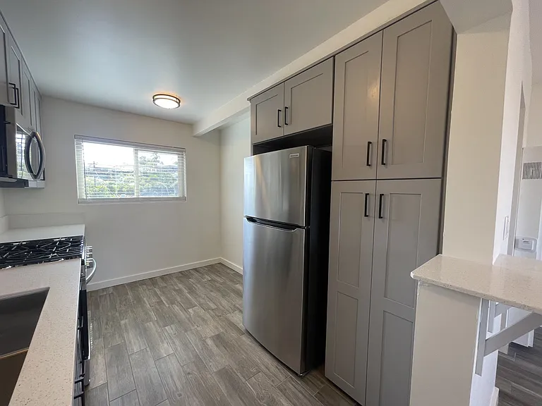 3133 Kemper St — Photo 8