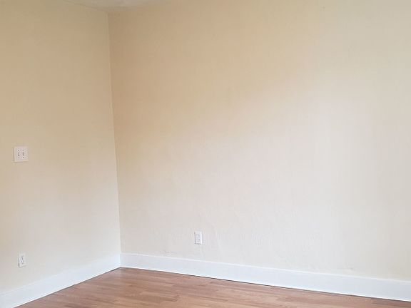 3rd image of 886 A Ave APT 1