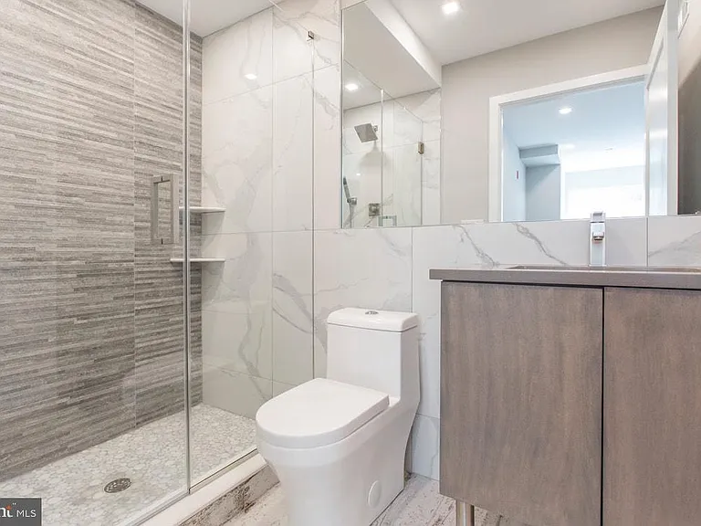 1619 Bainbridge St #1 — Photo 8