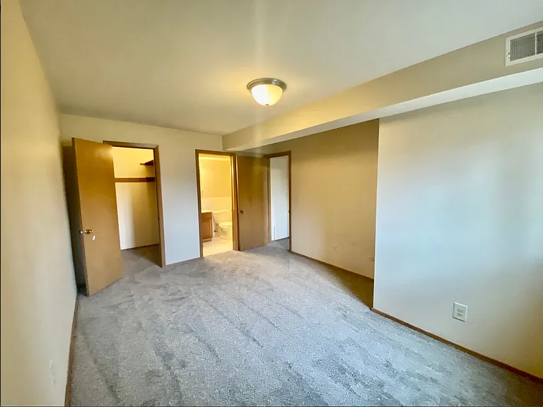 Indian Village Apartments — Photo 26