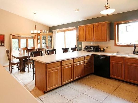 5th image of 2812 Willow Ct