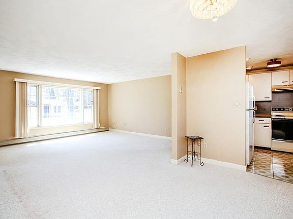 3rd image of 54 Glen Dr