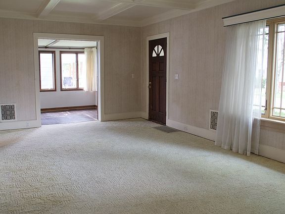 3rd image of 516 W Spruce Street