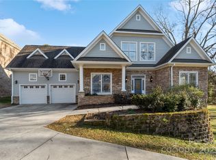 2717 Madison Oaks Ct, Charlotte, NC 28226